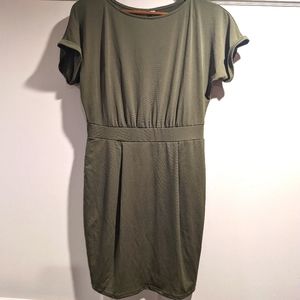 Short sleeve dress